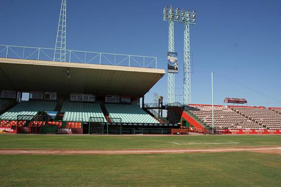 Estadio Hctor Espino by oswaldo.